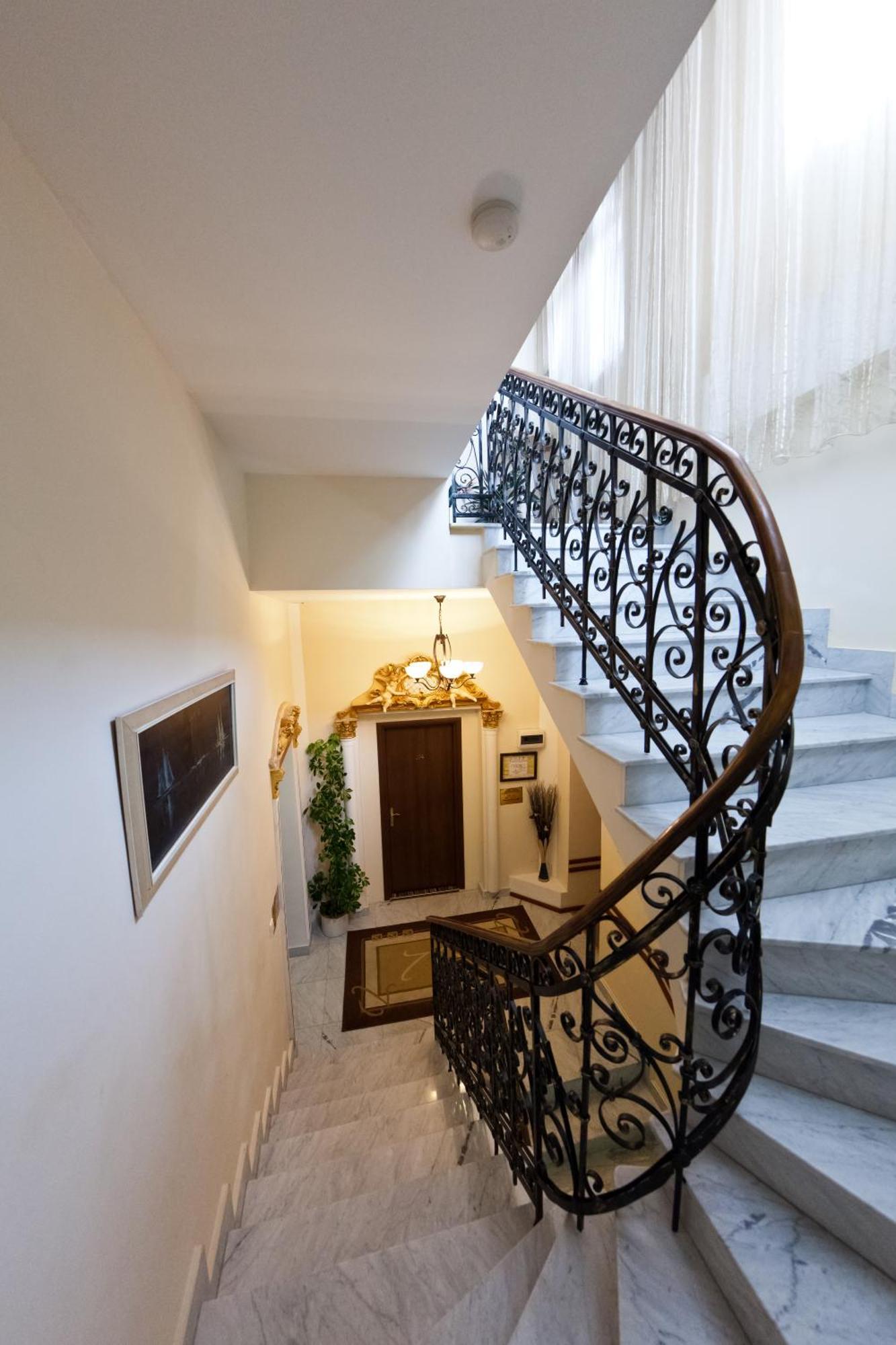 Hotel Royal Крайова Интерьер фото