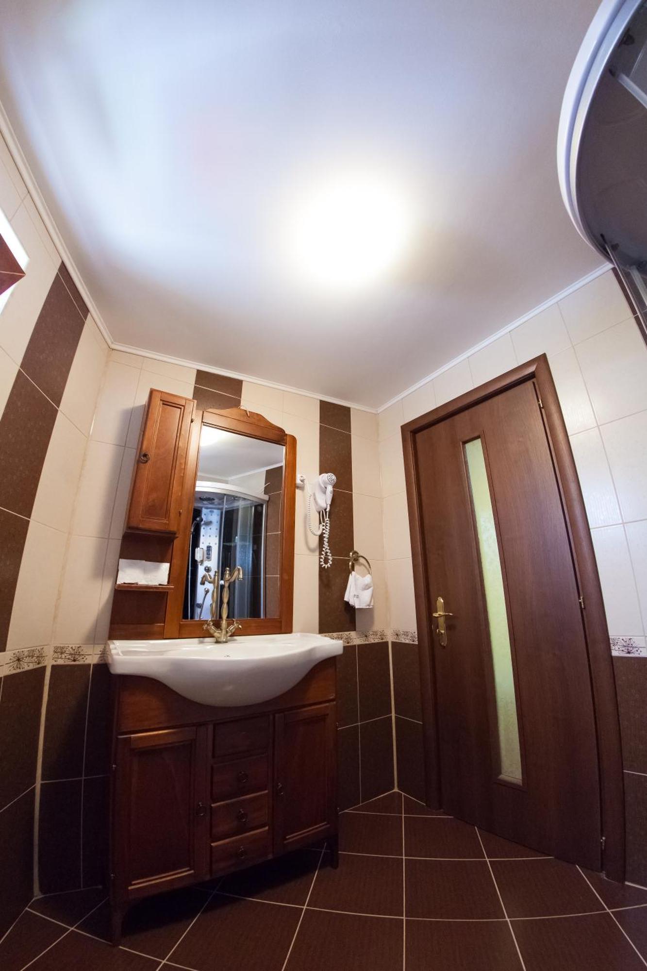 Hotel Royal Крайова Экстерьер фото