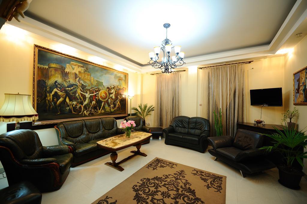 Hotel Royal Крайова Экстерьер фото