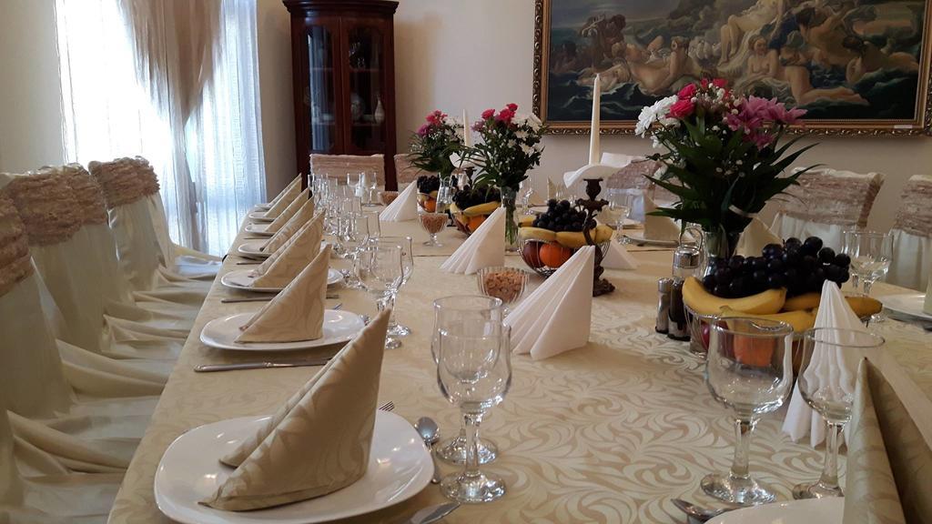 Hotel Royal Крайова Экстерьер фото