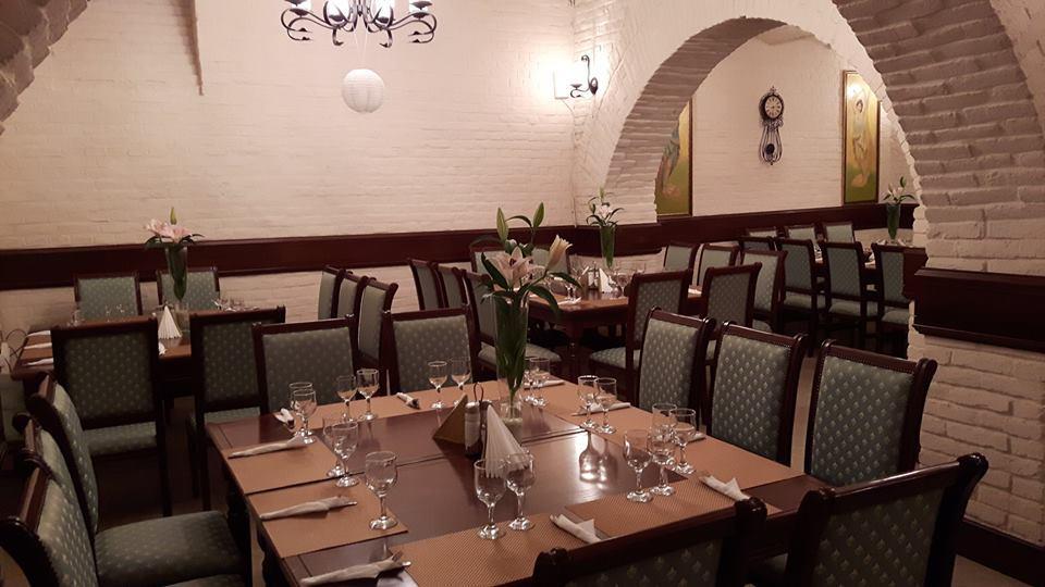 Hotel Royal Крайова Экстерьер фото