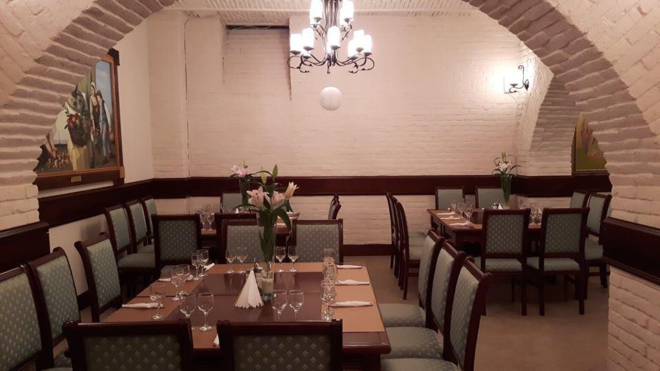 Hotel Royal Крайова Экстерьер фото
