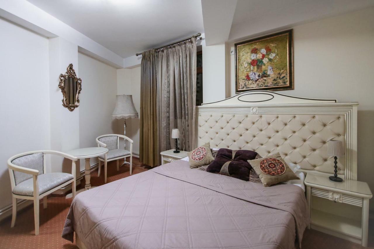 Hotel Royal Крайова Экстерьер фото