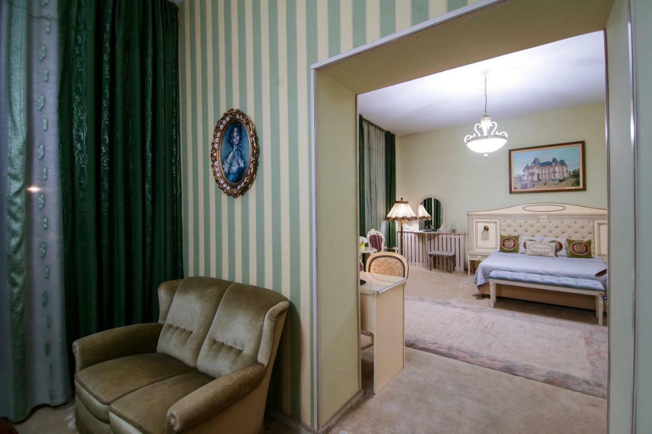 Hotel Royal Крайова Экстерьер фото