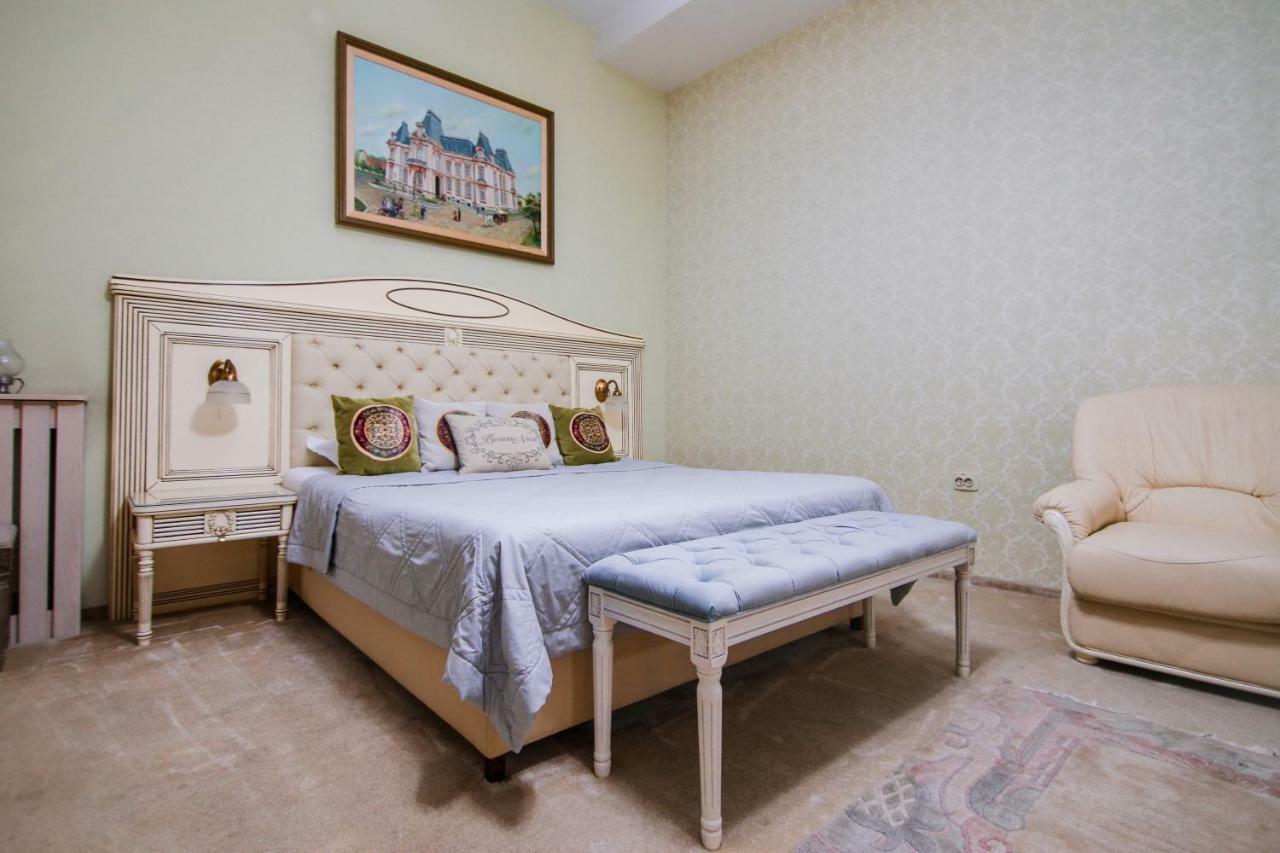 Hotel Royal Крайова Экстерьер фото