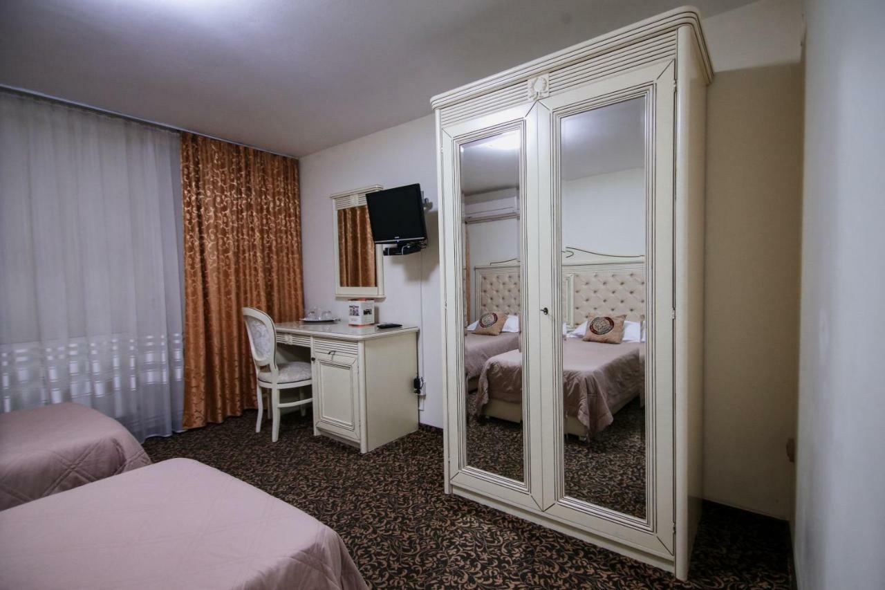 Hotel Royal Крайова Экстерьер фото