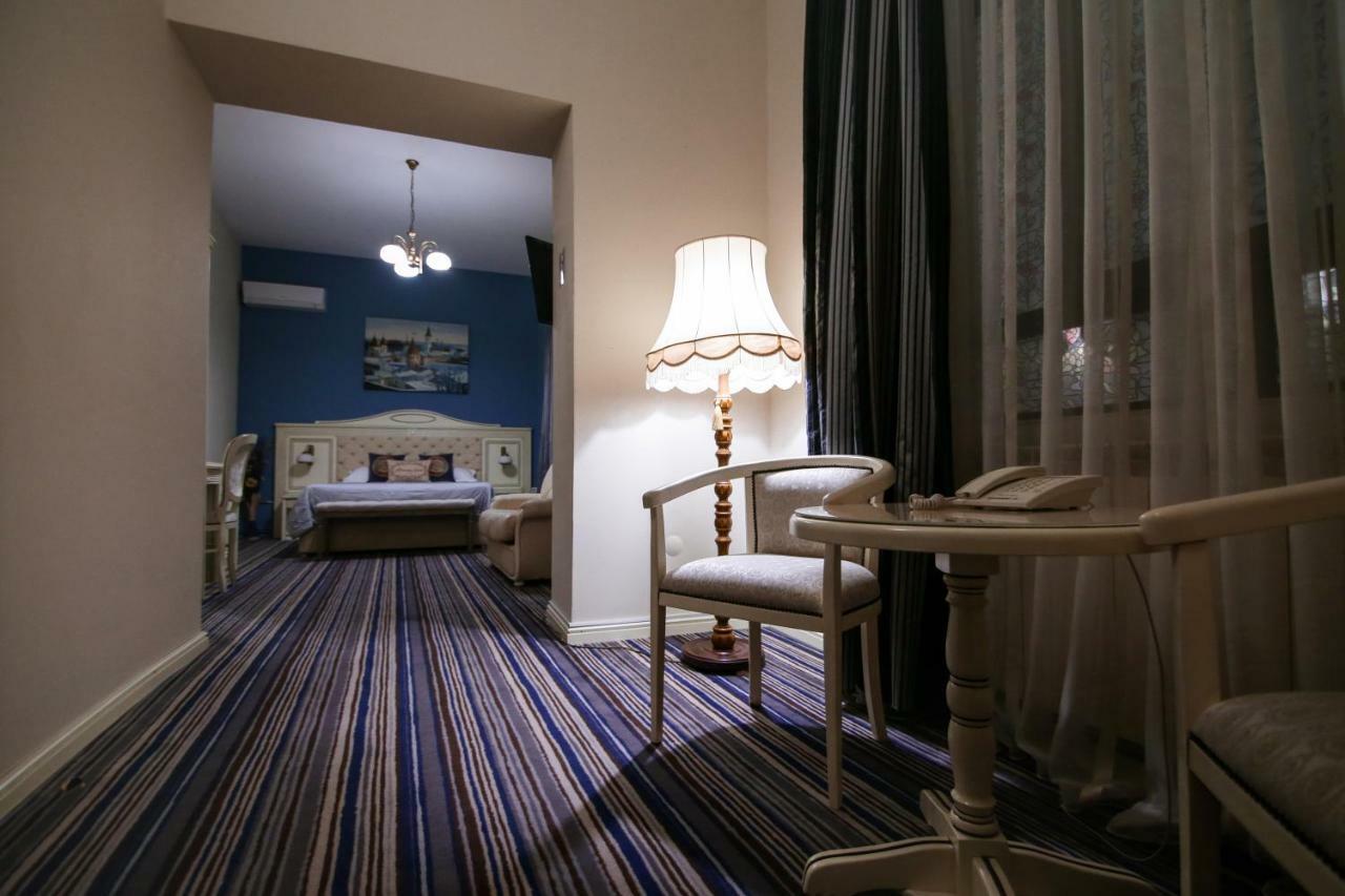 Hotel Royal Крайова Экстерьер фото