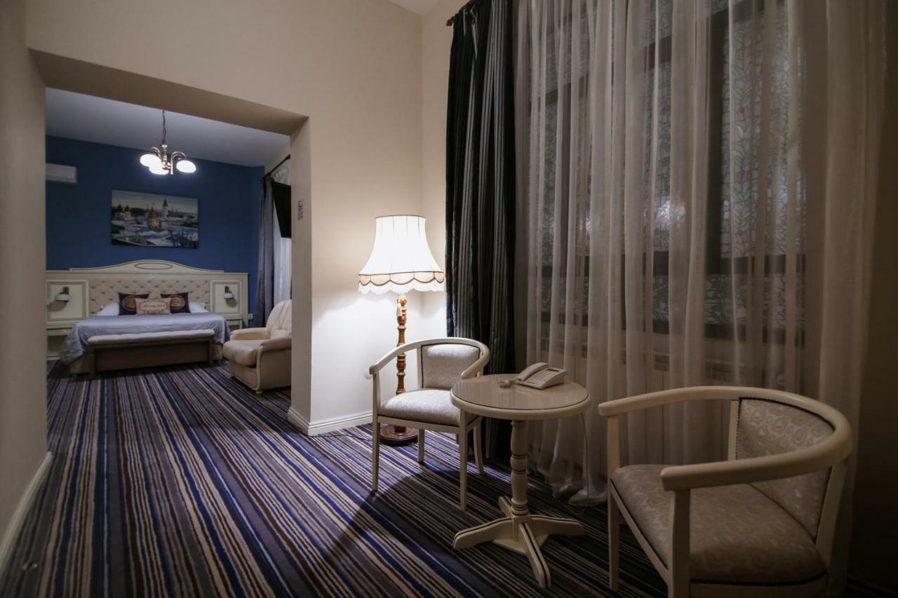 Hotel Royal Крайова Экстерьер фото