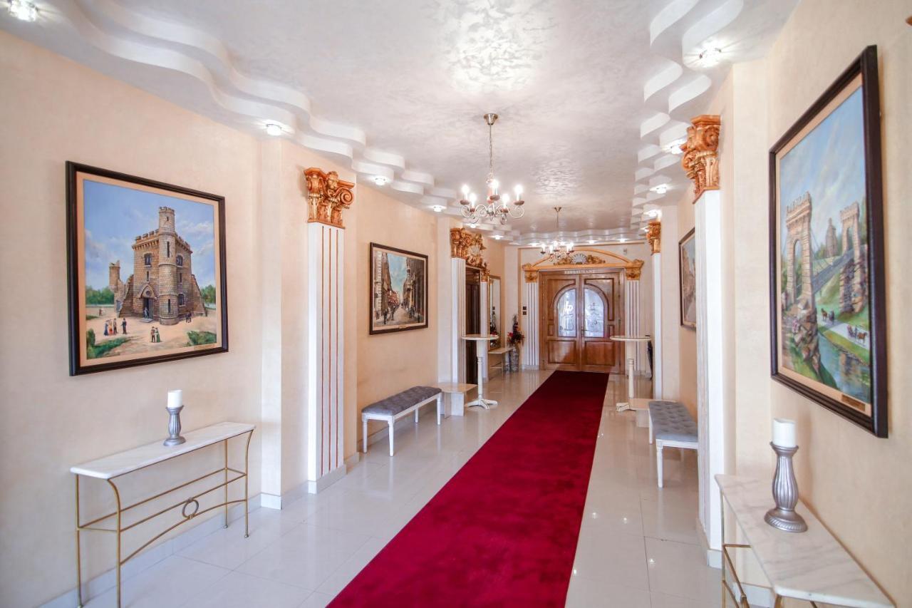 Hotel Royal Крайова Экстерьер фото